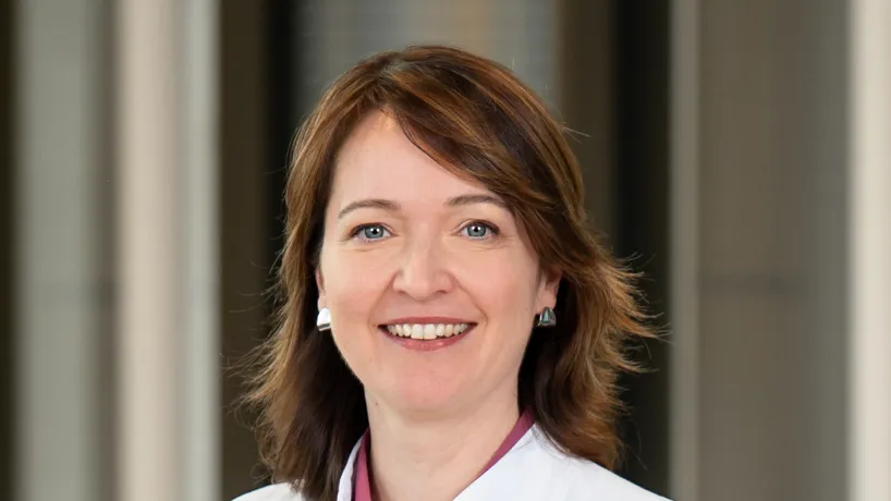 Portrait von Dr. med. Claudia Baum.