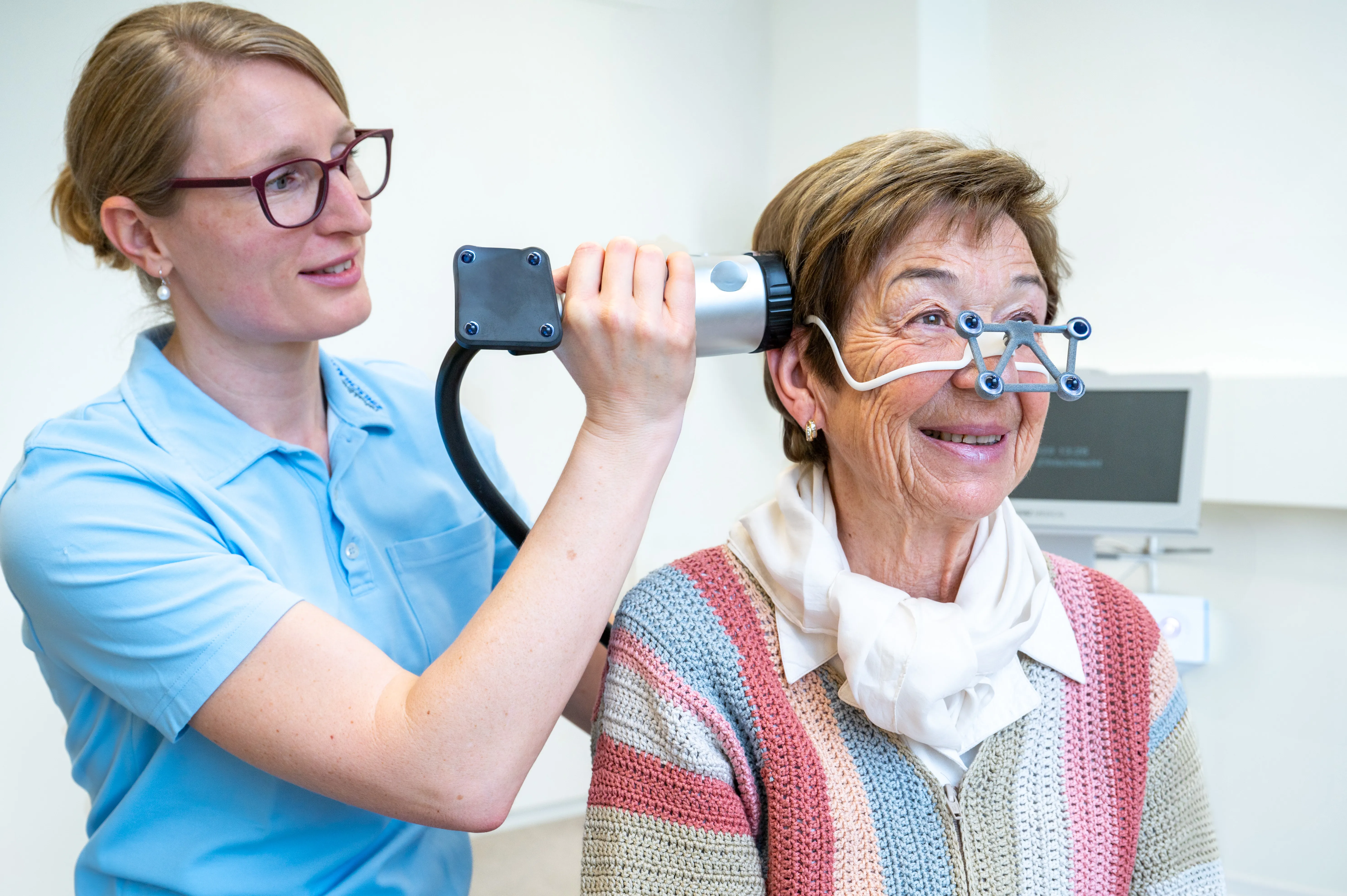Patientin und Therapeurin während der TPS Therapie.