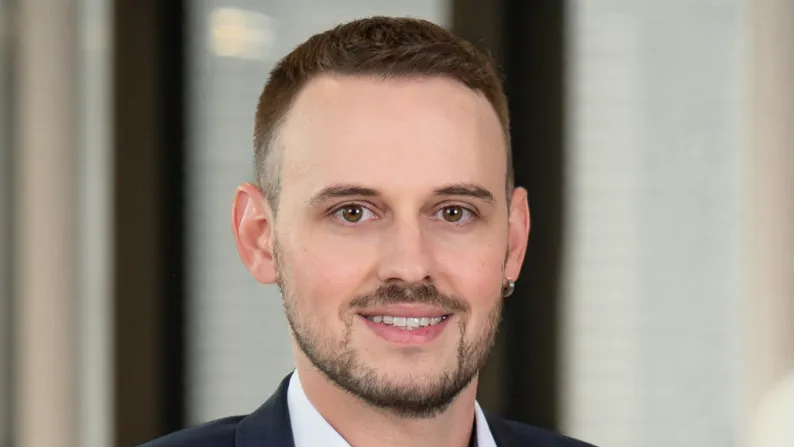 Portrait von Luca Zimmermann.